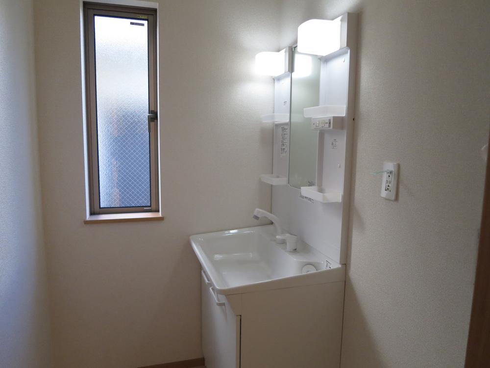 Wash basin, toilet. Local (11 May 2013) Shooting