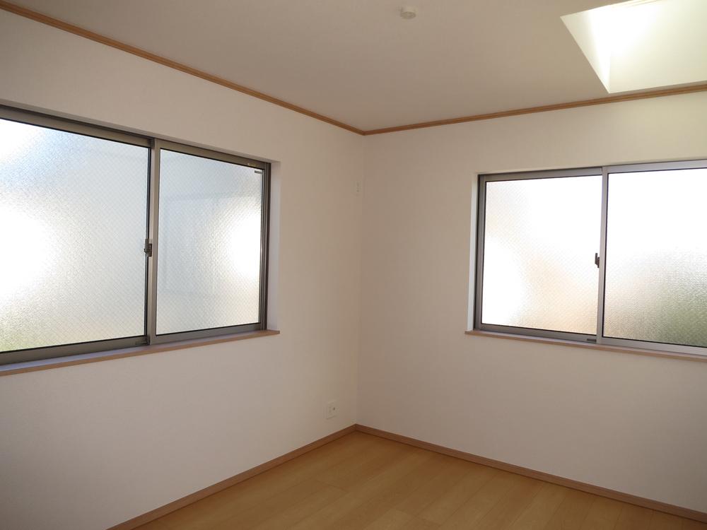 Non-living room. Local (11 May 2013) Shooting