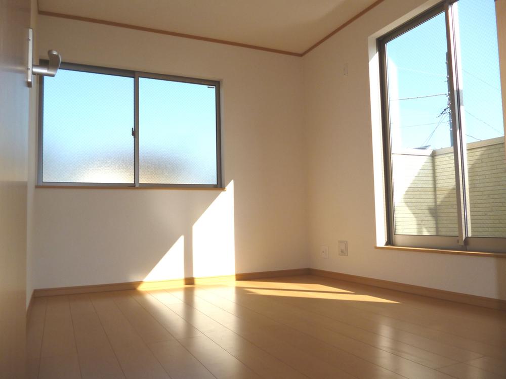 Non-living room. Indoor (11 May 2013) Shooting