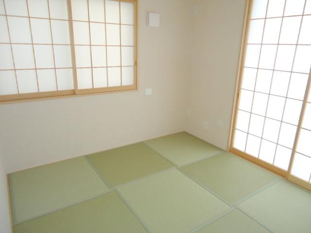 Same specifications photos (Other introspection). It is the example of construction.