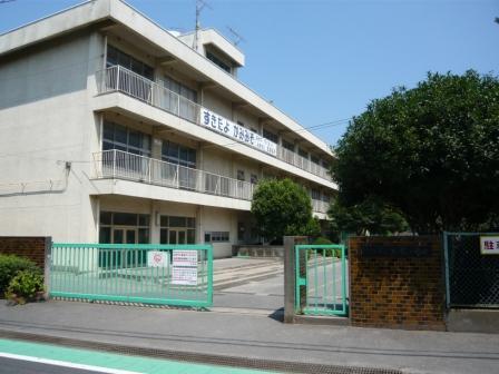 Primary school. 989m to Sagamihara Municipal upper groove Elementary School