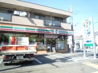 Convenience store. Is a 3-minute walk away happy convenience store and some 240m to Seven-Eleven ☆ (Lawson is a 6-minute walk)