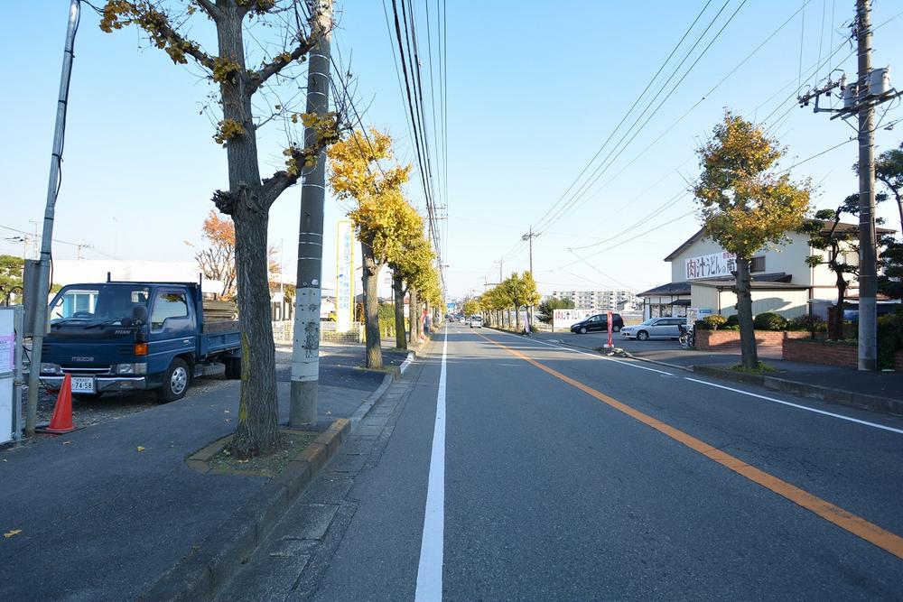 Local photos, including front road. It sidewalk of the front road is safe because there 3m ☆