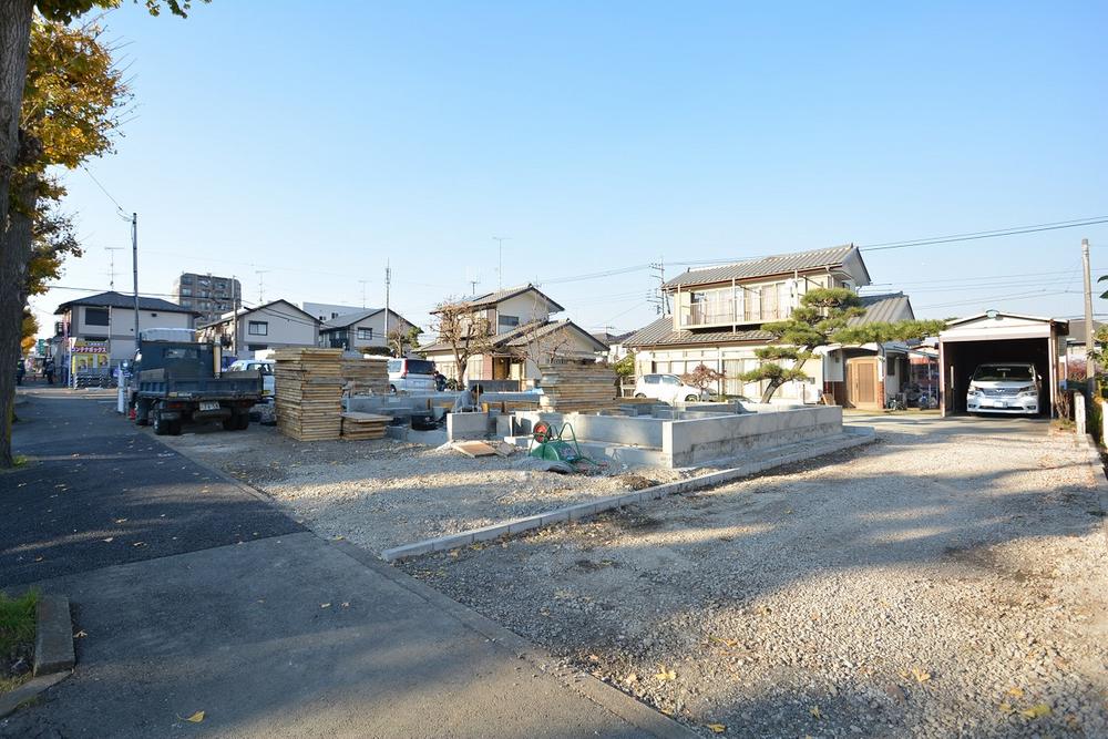 Local appearance photo. Local (December 2013) captured the road and the site does not have a height difference. Model House offers tour together because there near you ☆