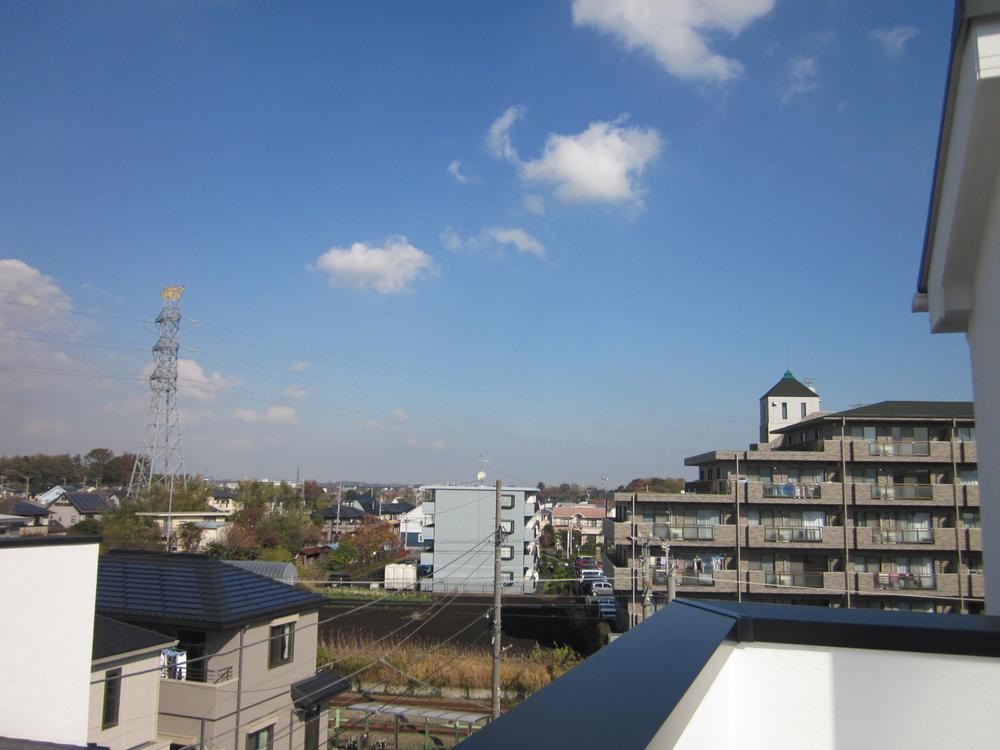 View photos from the dwelling unit. View from the site (November 2013) Shooting