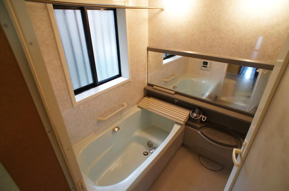 Bathroom. Indoor (06 May 2013) Shooting