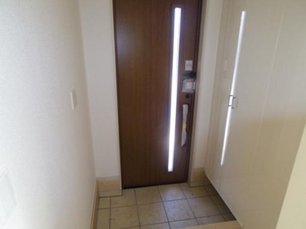 Entrance. Building 2 Local (11 May 2013) Shooting