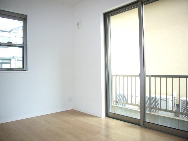 Non-living room. 1 Building Western style room