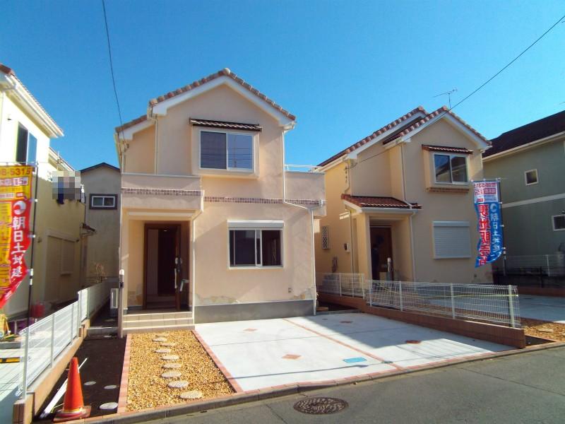 Local appearance photo. Local (12 May 2013) Shooting