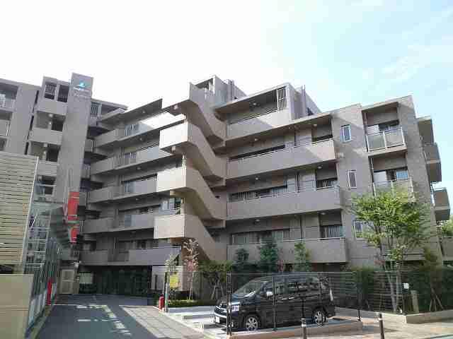 Local appearance photo. Local (11 May 2013) Shooting