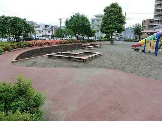 park. 545m to Hikawa-cho Park