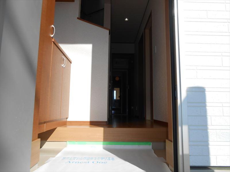 Entrance. Local (12 May 2013) Shooting