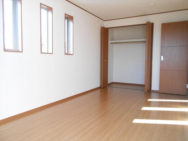 Non-living room. Indoor (12 May 2013) Shooting