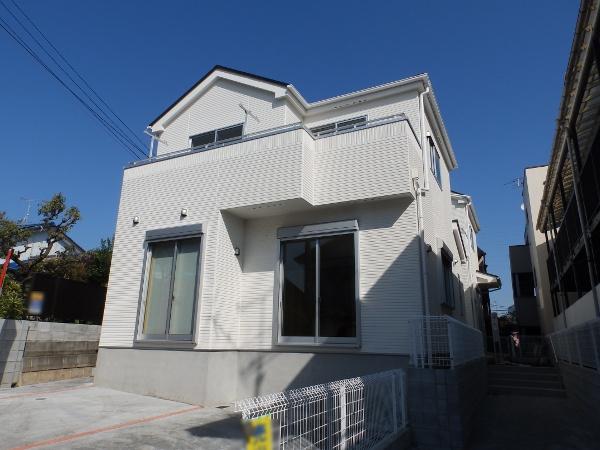 Local appearance photo. Local (10 May 2013) Shooting