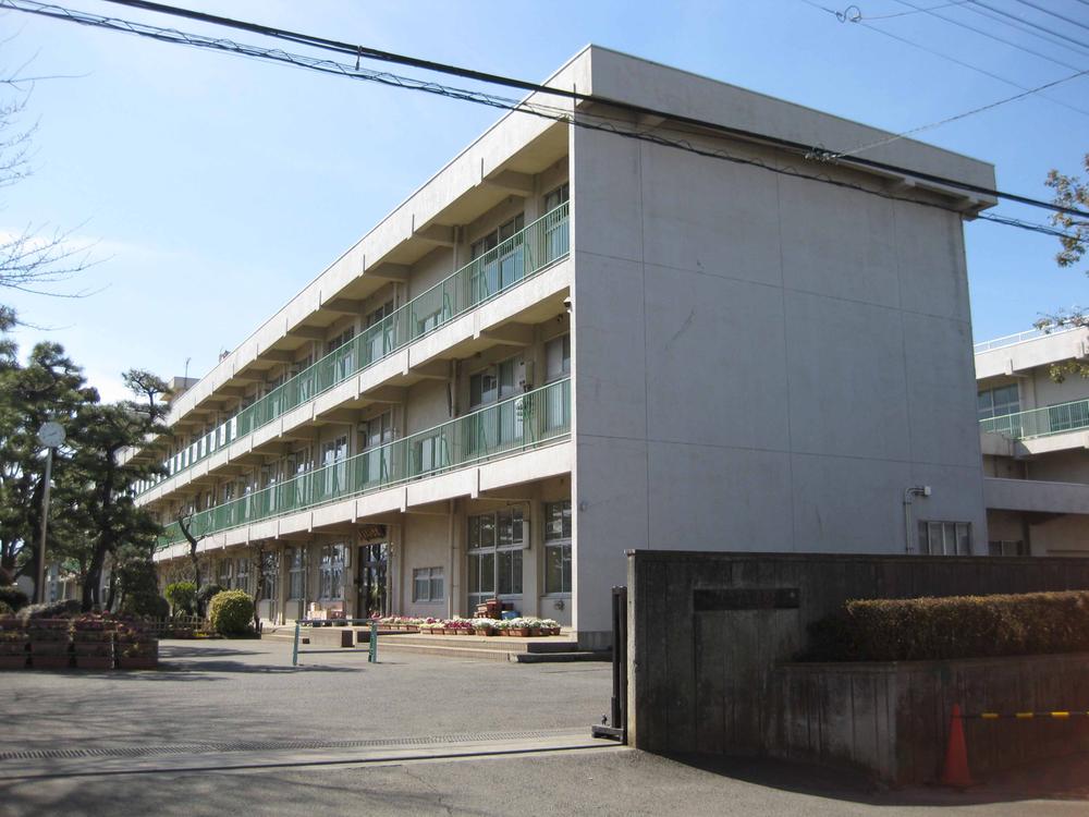 Primary school. 589m to Sagamihara Municipal Namiki Elementary School