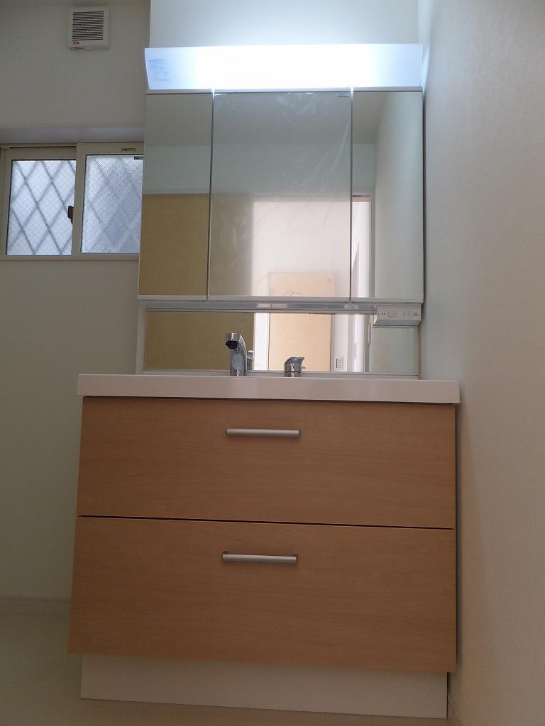 Wash basin, toilet. Wash basin ☆