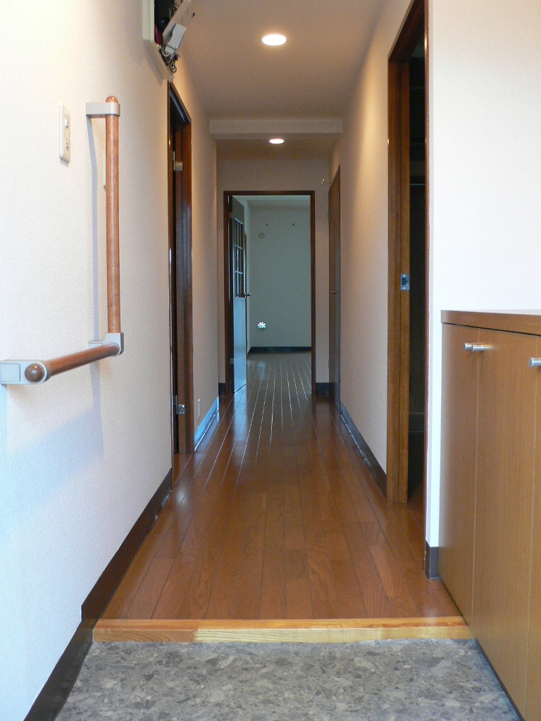 Entrance. Entrance ・ Corridor Inverted type ・ It will be in a separate dwelling unit photos.