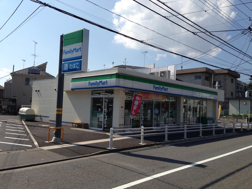 Convenience store. 494m to FamilyMart Republic of junior high school Higashiten