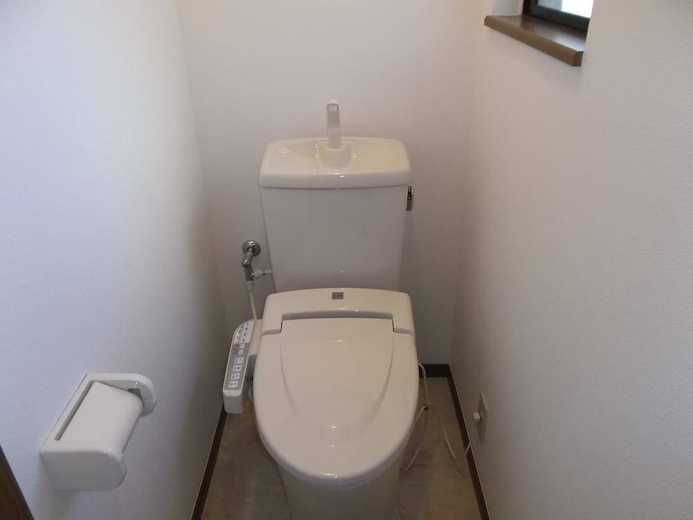Toilet. Indoor (April 2013) Shooting