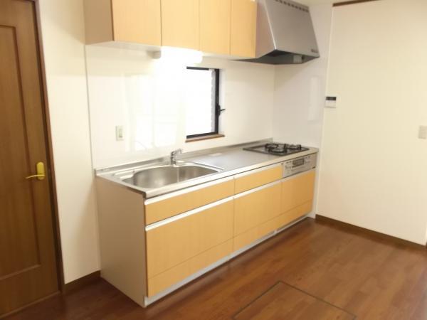 Kitchen. System kitchen new goods exchange settled. 