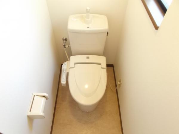 Toilet. Warm water washing toilet seat exchange, Cemented floor cushion floor, Already in place Paste Cross. 