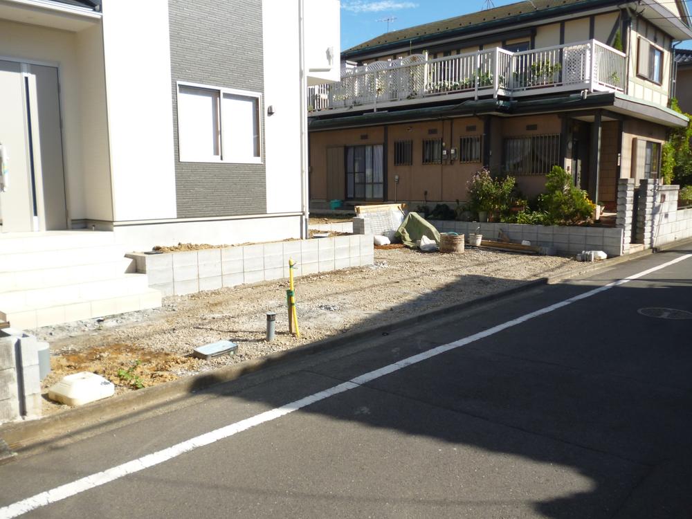 Local photos, including front road. Local (10 May 2013) Shooting