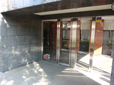 Entrance. Common areas