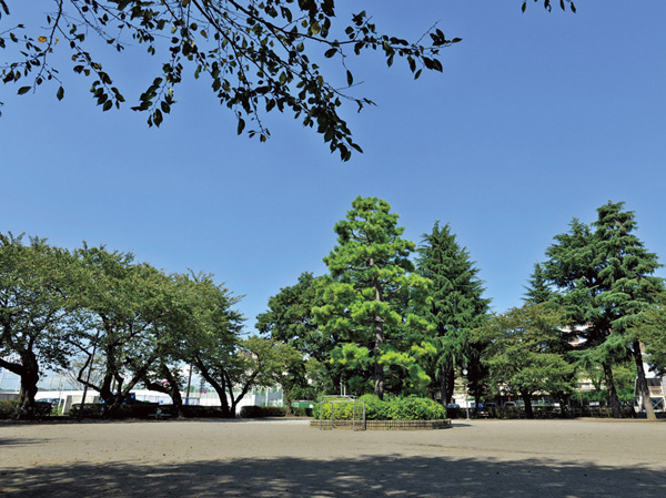 Surrounding environment. Fuchinobe 1-chome first park (about 90m ・ A 2-minute walk)