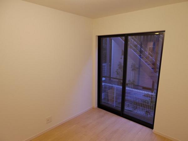 Non-living room. Indoor (11 May 2013) Shooting