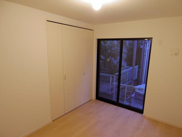 Non-living room. Indoor (11 May 2013) Shooting