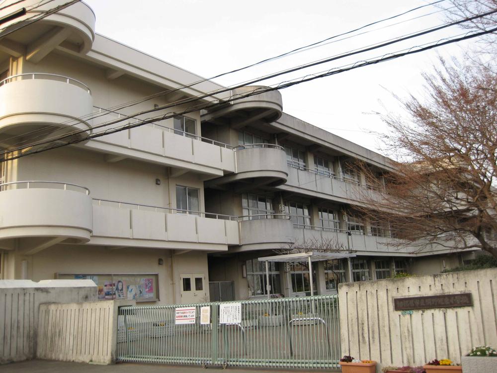 Primary school. 799m to Sagamihara City Fuchinobe East Elementary School