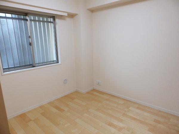 Non-living room. Indoor (10 May 2013) Shooting