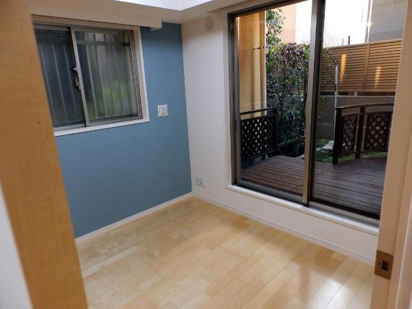 Non-living room. Indoor (10 May 2013) Shooting