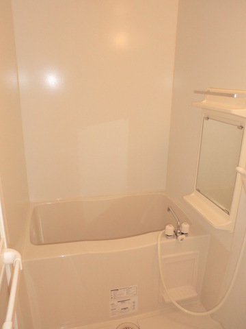 Bath. Spacious bath