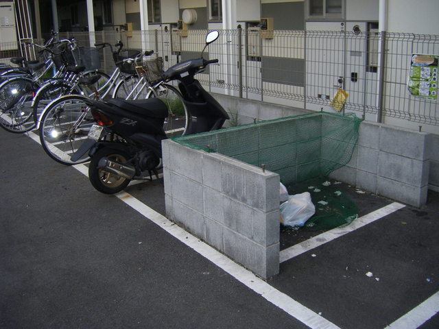 Other common areas. ☆ Bicycle-parking space ☆