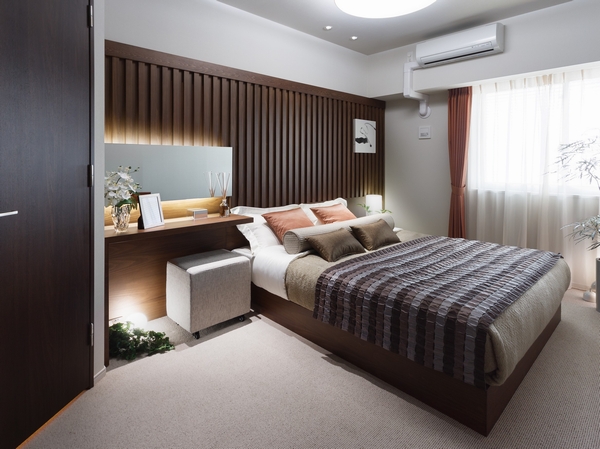 <E-C type> main bedroom (Western-style (1)) set up a walk-in closet in the master bedroom of about 6.6 tatami room also to lay a double bed. The window, Adopt the louver surface lattice of conscious movable also to security.