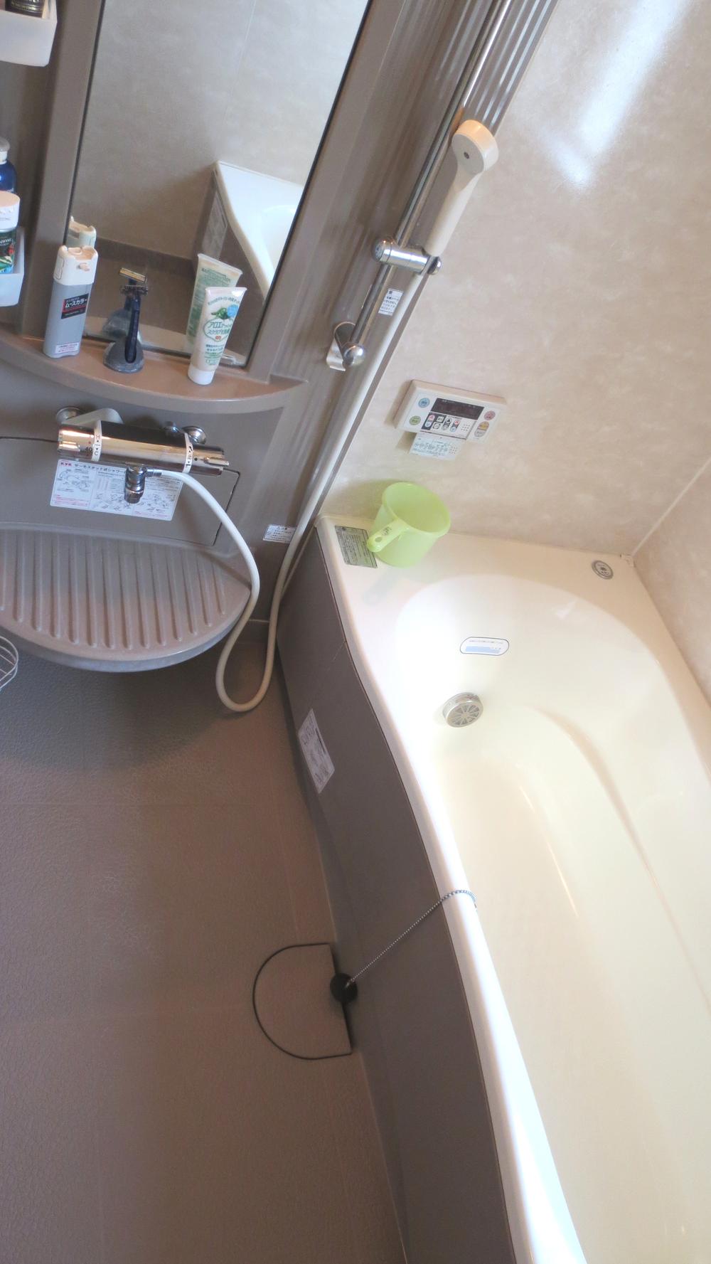 Bathroom. Indoor (10 May 2013) Shooting