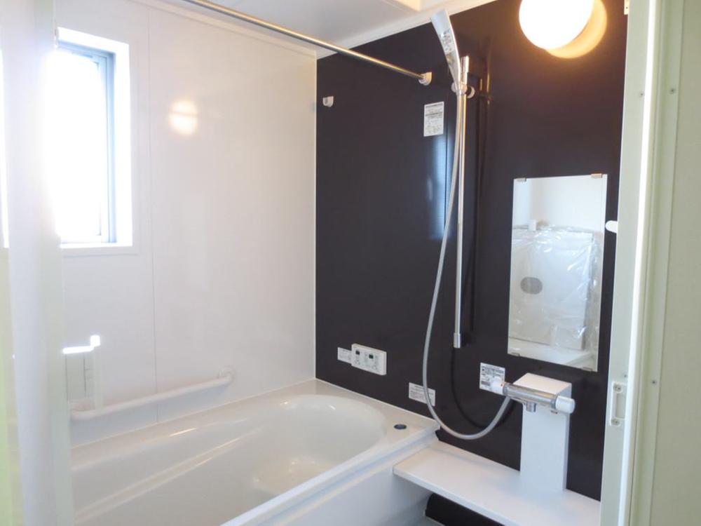 Bathroom. 5 Building