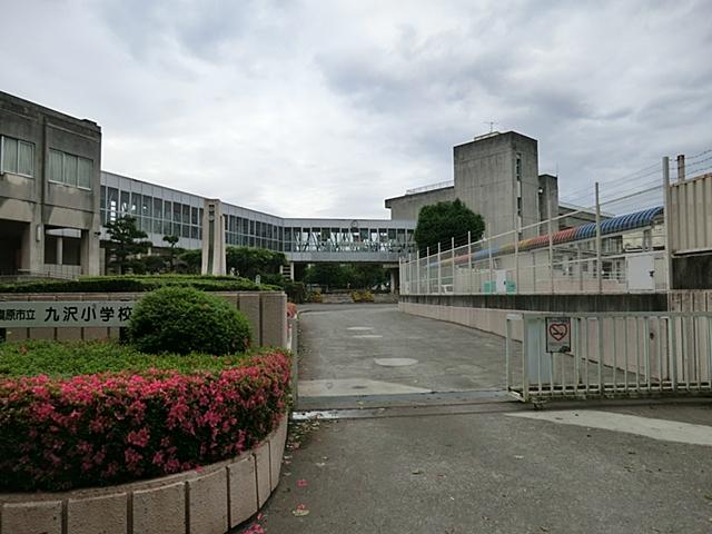 Junior high school. 500m to Sagamihara City Kyusawa Elementary School