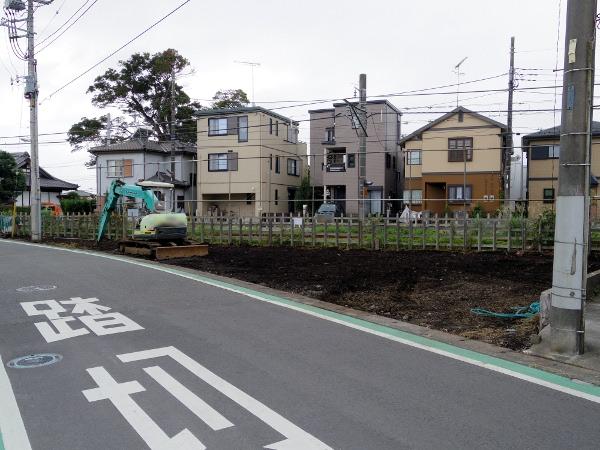Local photos, including front road. Local (10 May 2013) Shooting
