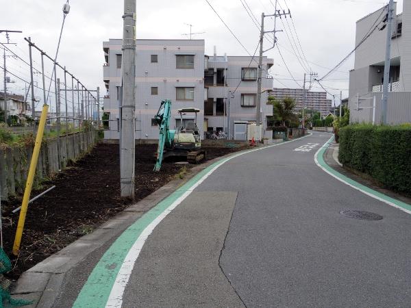 Local photos, including front road. Local (10 May 2013) Shooting