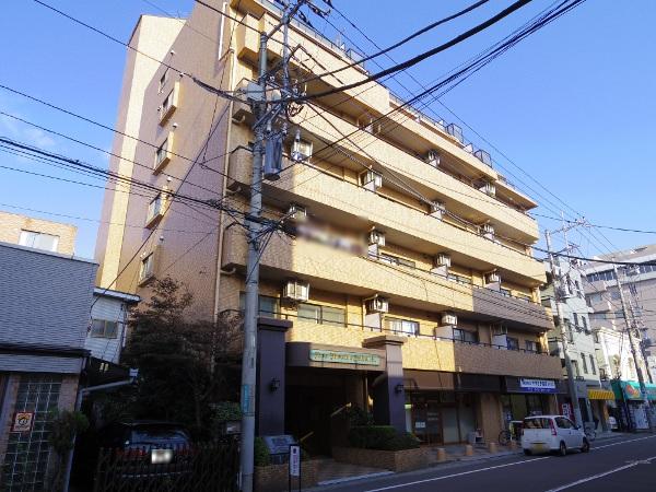 Local appearance photo. Local (11 May 2013) Shooting