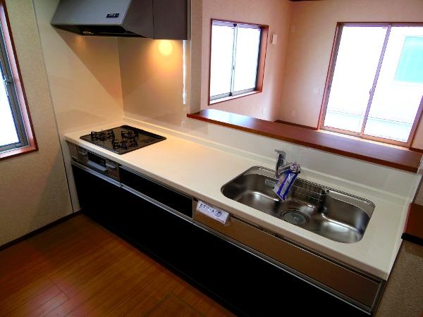 Kitchen. Indoor (11 May 2013) Shooting