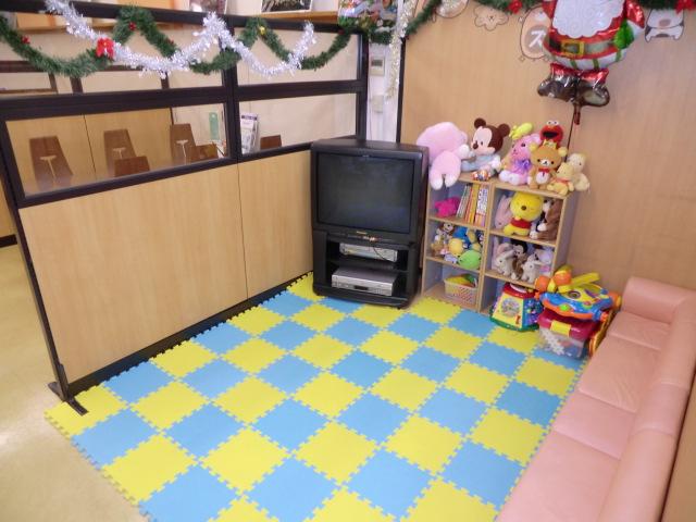Other. It is equipped with a children's corner for the children do not get bored ☆ DVD also has a large number available