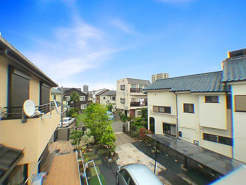 View photos from the dwelling unit. View from the site (June 2013) Shooting