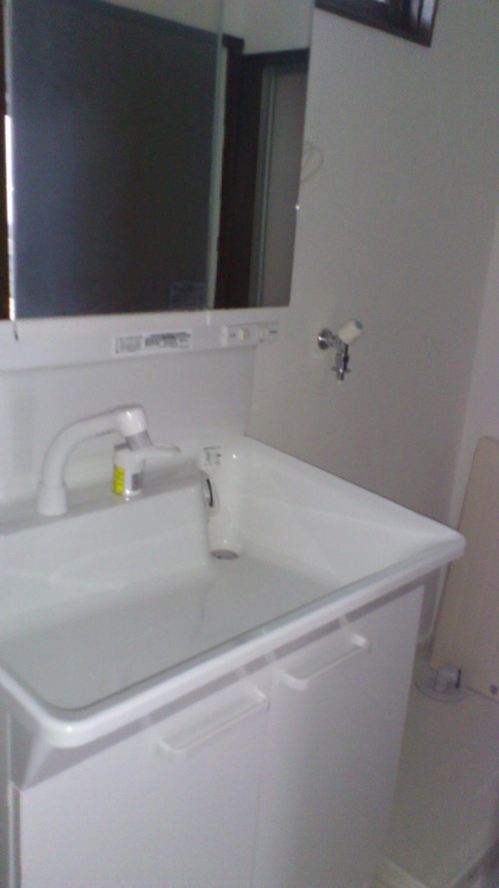 Wash basin, toilet. Indoor (11 May 2013) Shooting