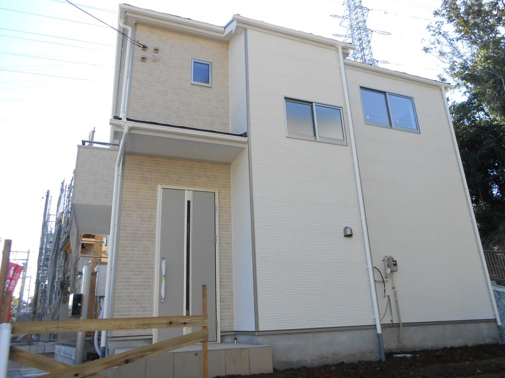 Local appearance photo. Local (10 May 2013) Shooting