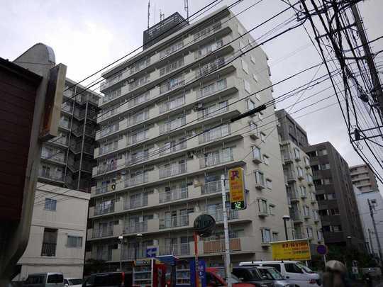Local appearance photo. Commuting in Sagamihara Station 6-minute walk ・ Shopping is a renovated apartment of all in a convenient environment. It is the elevator stop floor.