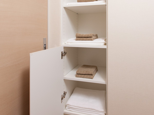 Bathing-wash room.  [Linen cabinet] As can be used to clean organize tends to be complicated space, Set up a linen shelf in the door to door. It puts houses such as towels and toiletries.  ※ Door will be paid option.