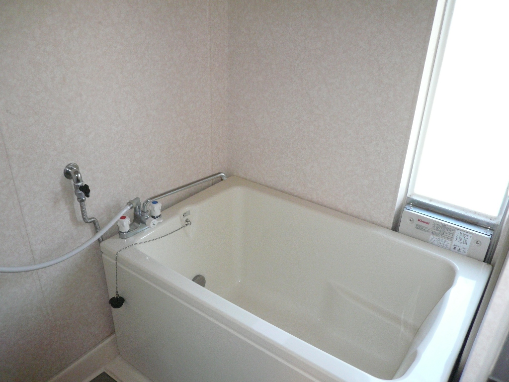Bath. Photo is the same type ・ It is another dwelling unit.